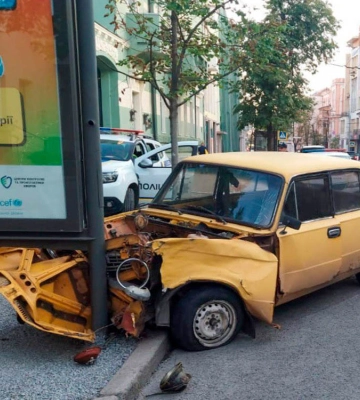 У Харкові внаслідок ДТП травм зазнали двоє чоловіків