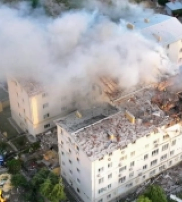Росіяни вдарили по багатоповерхівці в Харкові: є загиблі та поранені. ФОТО, ОНОВЛЮЄТЬСЯ