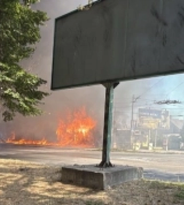 Росіяни вдарили балістикою по Запоріжжю: спалахнули пожежі, є постраждалі. ФОТО