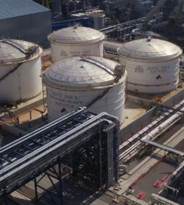 Россия нанесла удар по нефтебазе SOCAR в Одесской области - СМИ