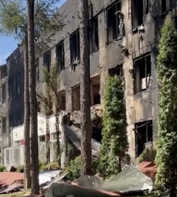 Під час нічної атаки в Сумах зруйновано корпус державного університету
