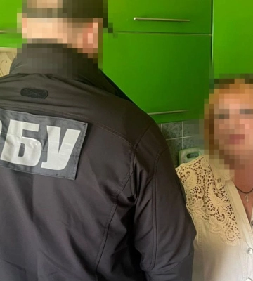 Збирала розвіддані для нових атак окупантів: на Донеччині затримано агентку ФСБ
