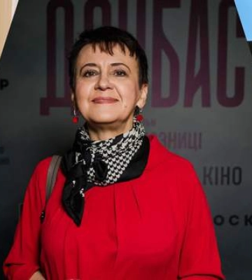 Оксана Забужко кардинально сменила прическу: фото писательницы в новом образе