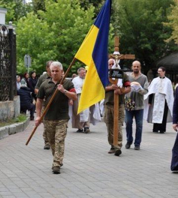 У Луцьку попрощалися із загиблим воїном Олексієм Бондарем