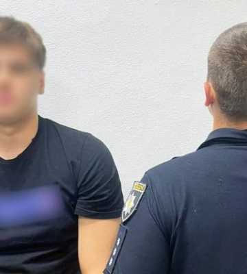 У Чернігові 19-річний хлопець зарізав сусідку