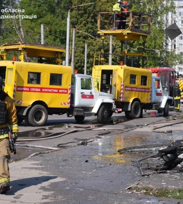 «Поки хтось спить спокійно, ми ось так прокидаємося в понеділок»: 23 поранених та 3 загиблих внаслідок ранкового ворожого удару по місту