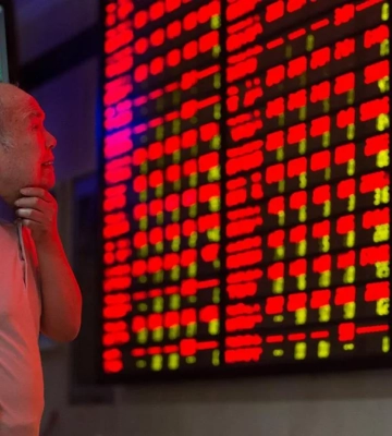 Shanghai Composite підскочив до рекордних позначок з 2015 року — Bloomberg