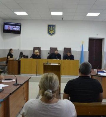У Миколаєві суд розглядає справу підлітків, яких обвинувачують у причетності до теракту, внаслідок якого загинули люди