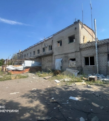 Обстріл Костянтинівки: окупанти вдарили по пожежній частині, поранені рятувальники