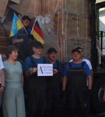 Україна отримала понад 600 тонн допомоги для культури: новий вантаж прибув до Софії Київської