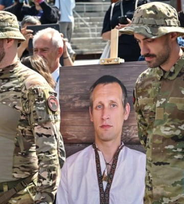 Цілісний і вільний: прощання з художником, активістом, українським воїном Давидом Чичканом