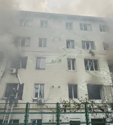 Сім загиблих і понад 30 постраждалих: рф атакувала житлову багатоповерхівку в Харкові
