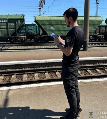 В Одесі чоловіка вдарило струмом на даху вагона