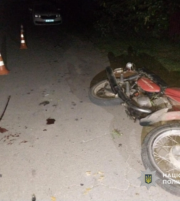 На Чернігівщині померла дорогою до лікарні літня жінка, яку збив мотоцикл