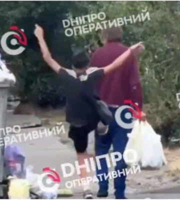 Новое &quot;развлечение&quot; подростков в Днепре: избили бездомного и сняли на видео