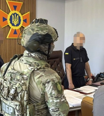 Змушував підлеглих працювати на будівництві. Ексначальник ДСНС отримав підозру