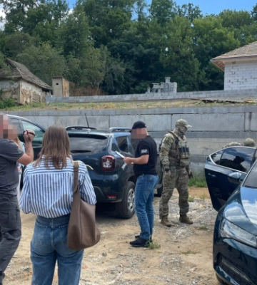Экс-начальник ГСЧС на Винниччине заставлял подчиненных спасателей строить ему дома — ГБР