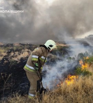 На Миколаївщині знову вирує масштабна пожежа
