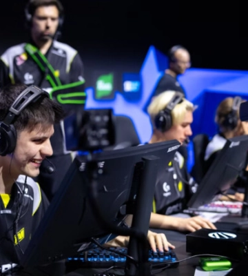 NAVI – 3DMAX. Esports World Cup. Плей-офф. Смотреть онлайн. LIVE трансляция