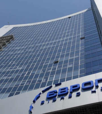 Ощадбанк продав на торгах право на фінлізинг готелю Ramada Encore та БЦ &quot;Європа&quot; у Києві