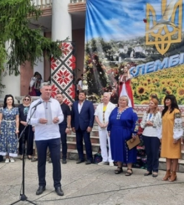 На Вінниччині відкрили центр збереження традицій клембівської вишивки