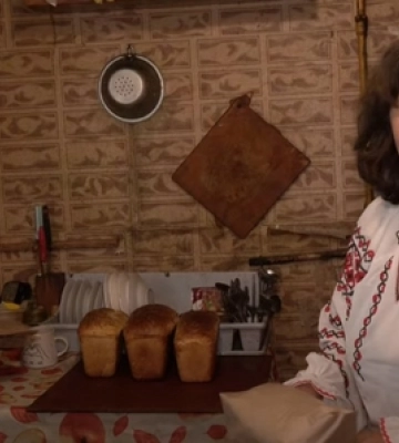 Хліб купують усім селом: родина на Волині продає випічку за донати (відео)