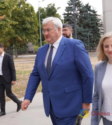 Глава МИД Австрии Майнль-Райзингер прибыла с визитом в Одессу