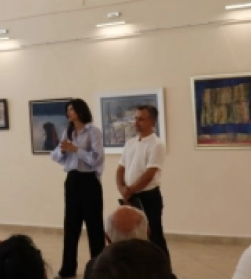 В Ужгороді відкрилася виставка картин закарпатського художника про землю предків
