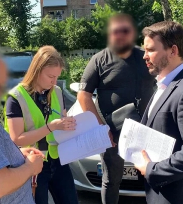 Експосадовець Шевченківської РДА підозрюється у переплаті 1,8 млн грн за ремонт укриттів