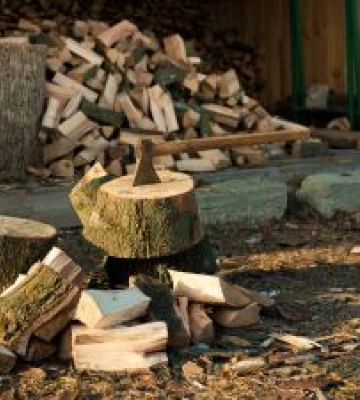 Мешканці прифронтових територій отримають 19 400 гривень допомоги для закупівлі твердого палива на зиму