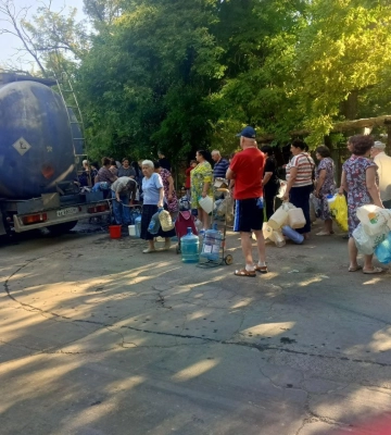 &quot;Поедем к Путину&quot;: жители Донецка, оставшиеся без воды, готовы объявить бунт (видео)