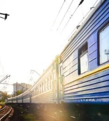 Укрзалізниця призначила 5 додаткових поїздів для осінніх подорожей Україною