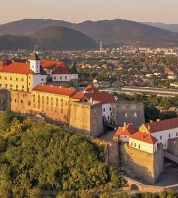 Рашисти вночі вдарили по Мукачевому: пошкоджено підприємство