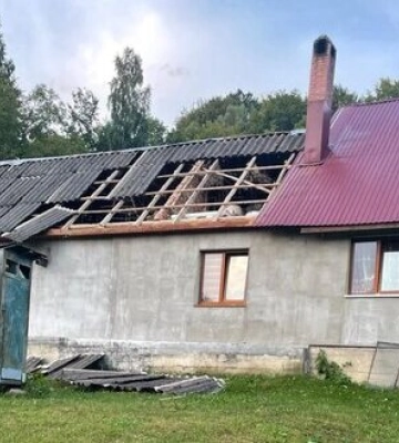 "Шахед" упав у селі Липовець на Закарпатті: пошкоджено ЛЕП та будинок. ФОТО