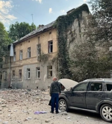 Влада: у Львові через атаку РФ загинула людина, десятки будинків пошкоджені