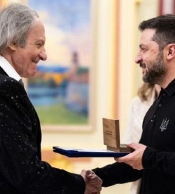 Народний артист з Луцька Василь Зінкевич отримав від президента відзнаку