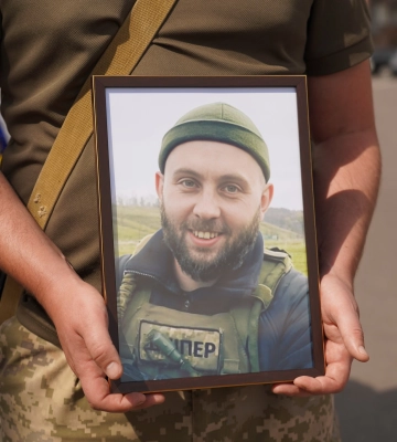 Охтирська громада провела в останню путь лейтенанта Віталія Мирошніченка