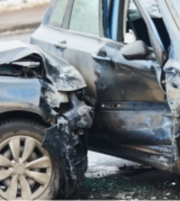 На Полтавщині районі зіткнулися два автомобілі: обидва водії в лікарні