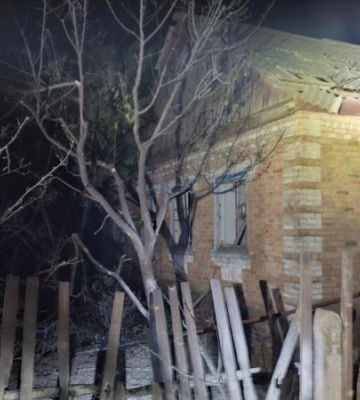 На Дніпропетровщині через обстріли понівечені будинки, підприємства і газогін