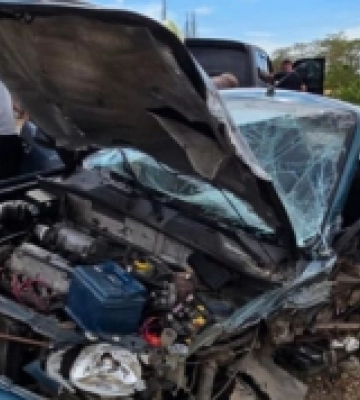 У Миколаївському районі рятувальники деблокували чоловіка з понівеченого авто
