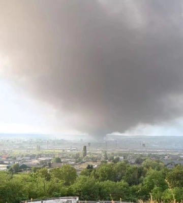 У Мукачеві - масштабна пожежа внаслідок російського удару
