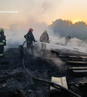 Рашисти вночі обстріляли Дніпропетровщину — понівечені два підприємства та газогін