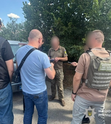 Вимагав хабарі від підлеглих - на Дніпропетровщині викрито командира роти військової частини. ФОТО