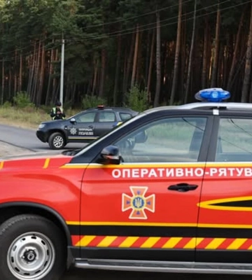 У Луцьку під час ворожої атаки матір рятувальника отримала травми