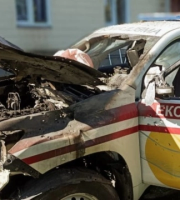 На Сумщині загарбники атакували дронами авто медиків і поранили чоловіка