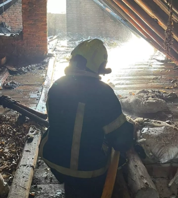 На Тячівщині ліквідували пожежу в житловому будинку