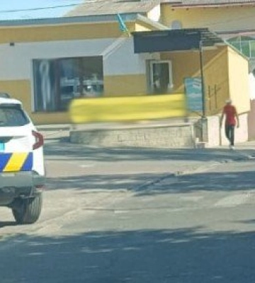 На Львівщині автомобіль збив 19-річну дівчину. Постраждала в лікарні