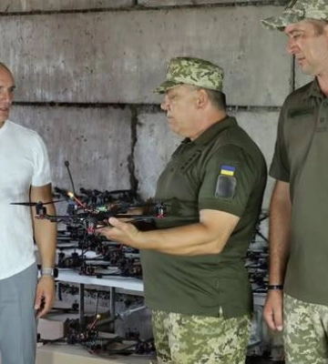 Від миколаївців військовим передали чергову партію дронів