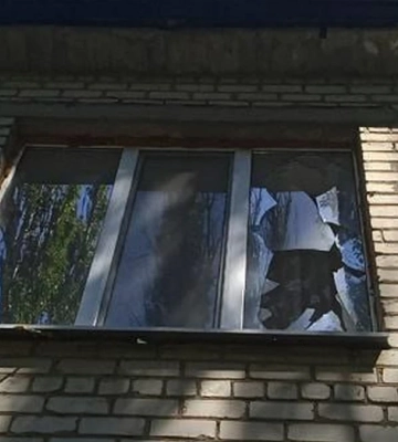 Під ранковою російською атакою у Херсоні опинились два навчальні заклади (ФОТО)