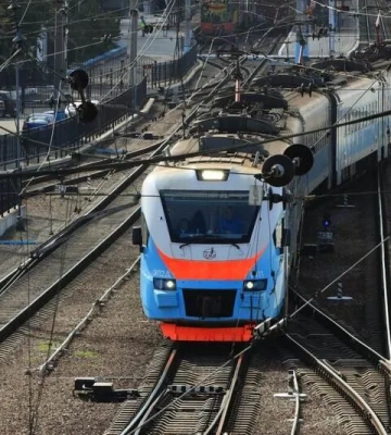 Фото: ССО вразили російський потяг із пально-мастильними матеріалами у Криму
